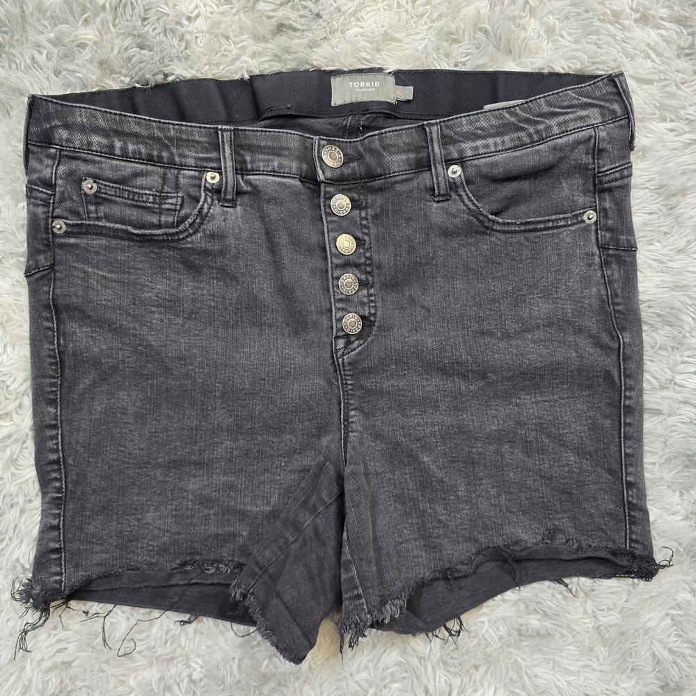 Torrid Black Button-Fly Stretch Top Jean Shorts Size 16
